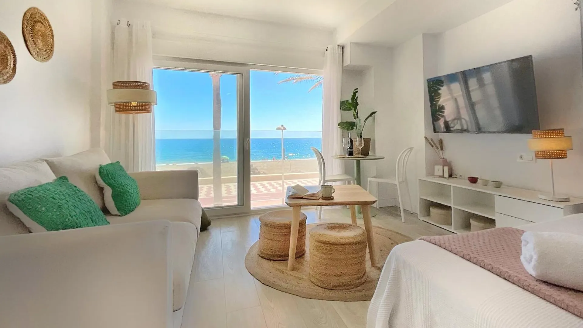 Cs7 Kaleria Suites Almeria Apartment