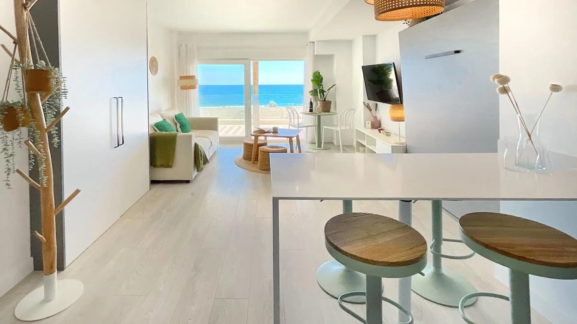 Apartment Cs7 Kaleria Suites Almeria Spain