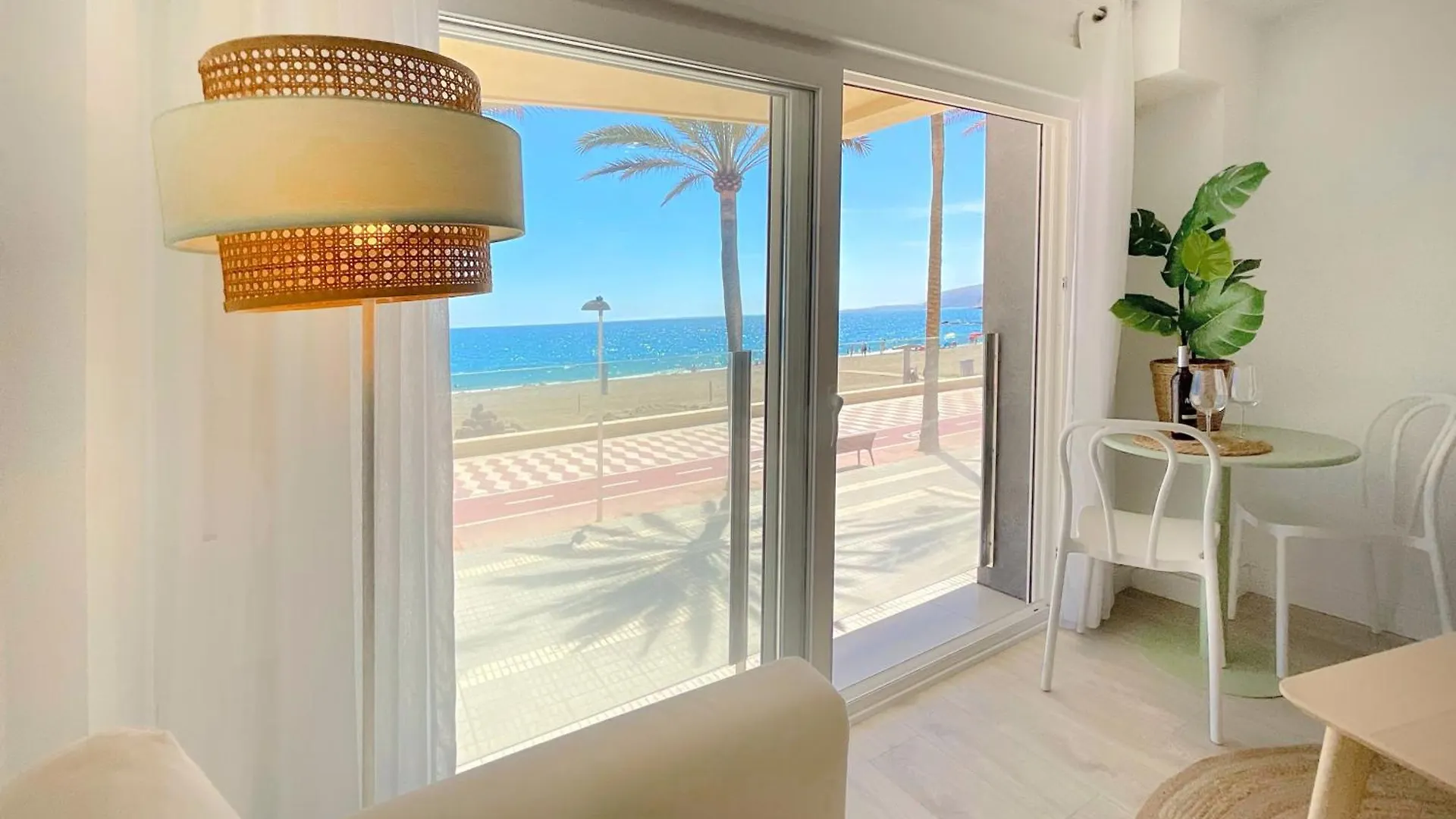 Cs7 Kaleria Suites Almeria