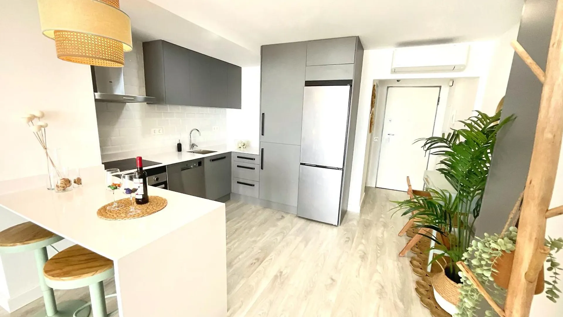 Cs7 Kaleria Suites 阿尔梅里亚
